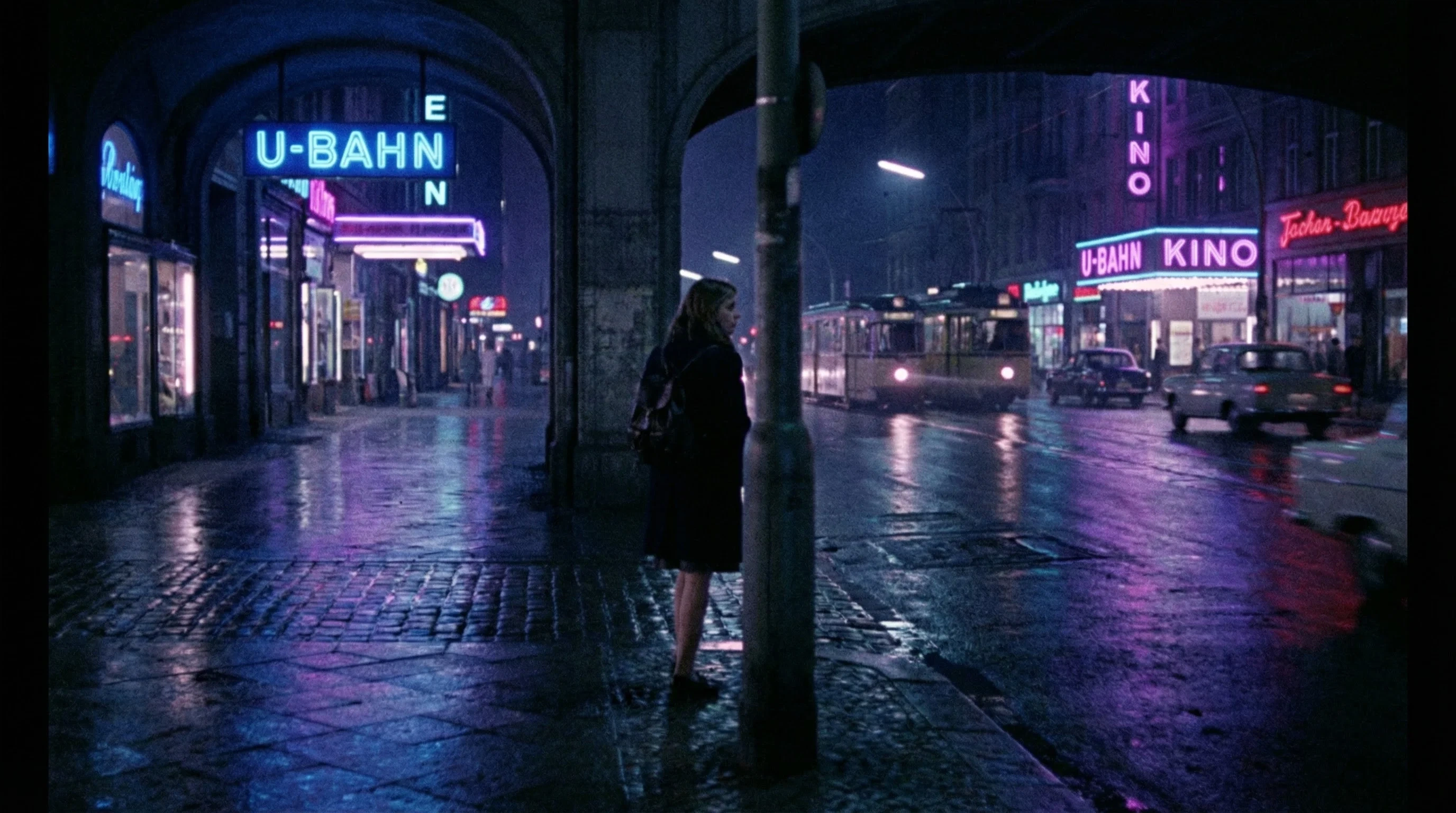 维多利亚电影柏林夜景长镜头场景